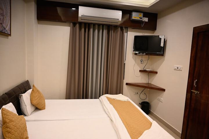 Room 37 of 73