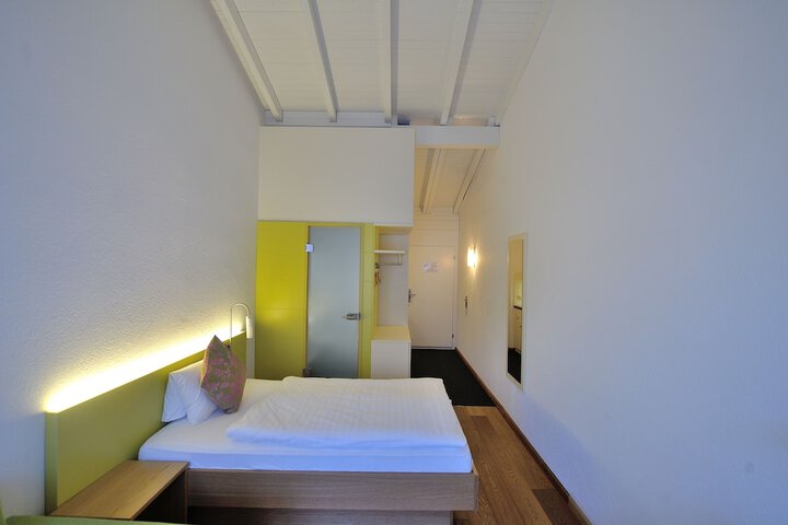 Room 15 of 43