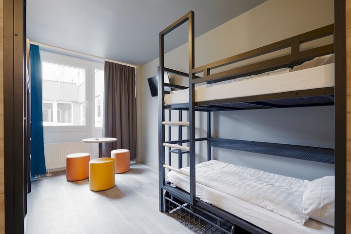 Room 16 of 42