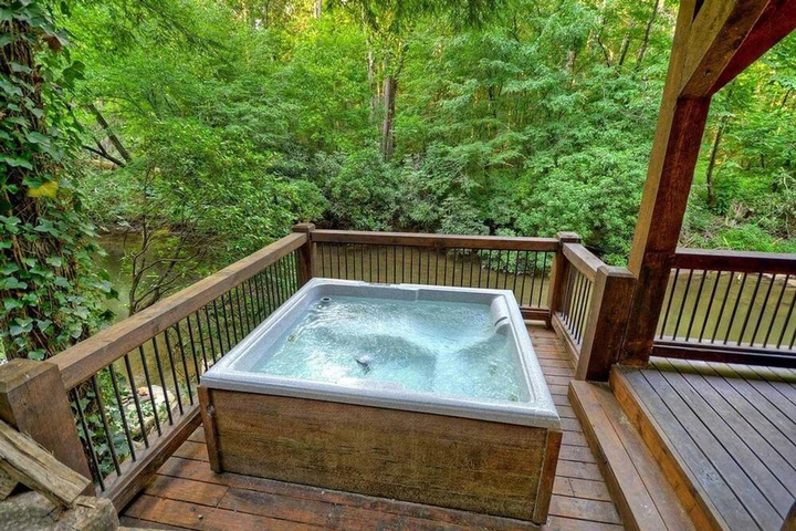 Pool 10 of 17