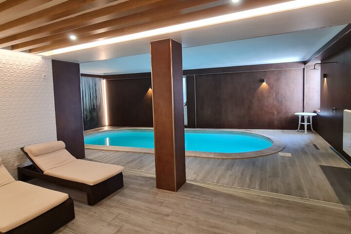 Pool 49 of 83