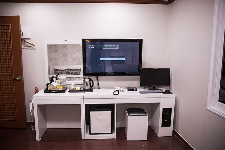 Room 10 of 21