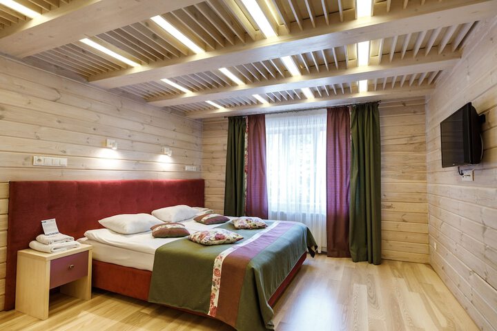 Room 16 of 135