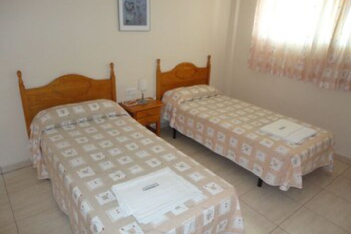 Room 9 of 11
