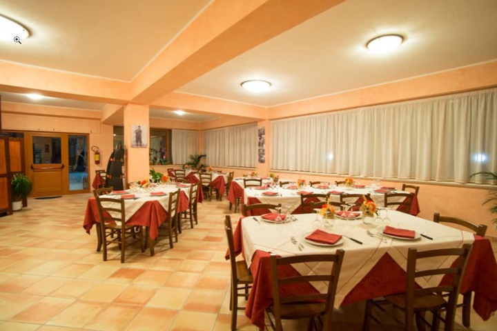 Dining 9 of 22