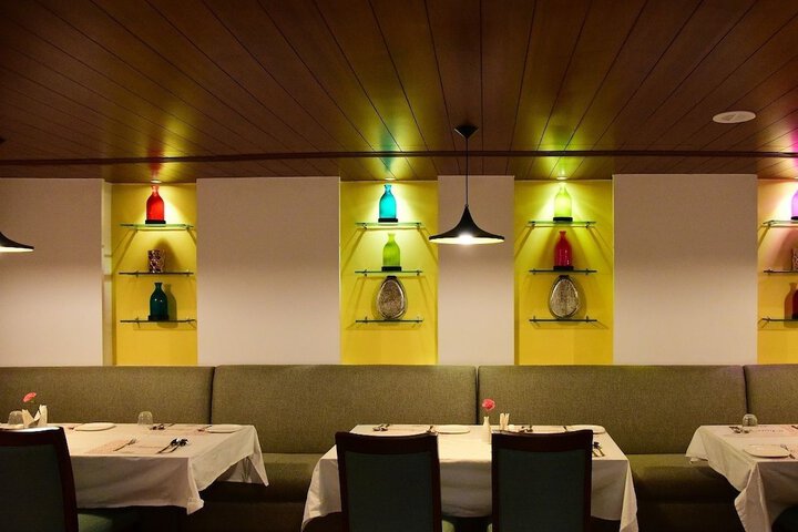 Dining 37 of 45