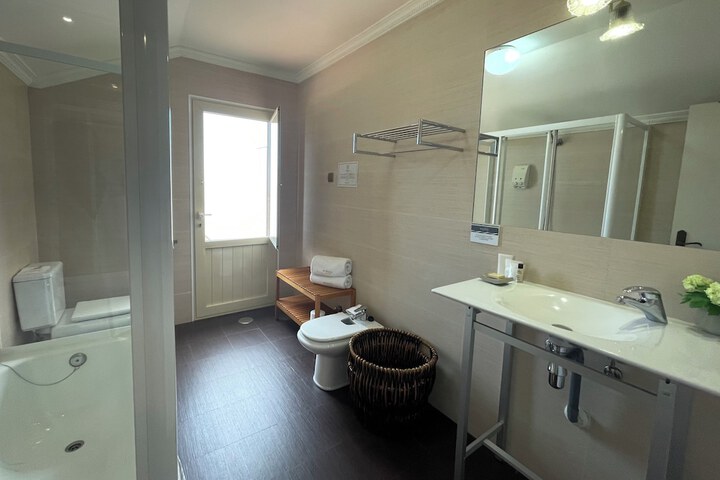 Room 25 of 41