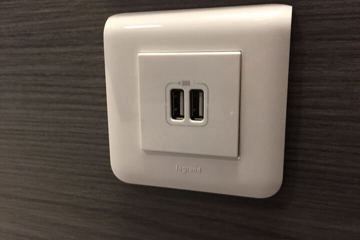 Room 16 of 40
