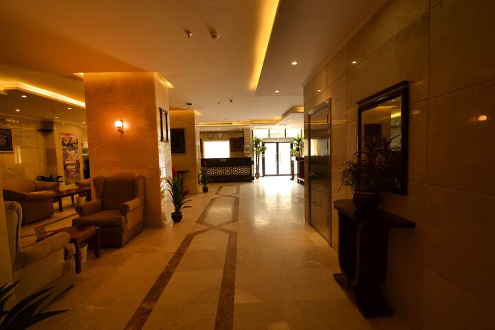 Ballroom/Hall 16 of 19