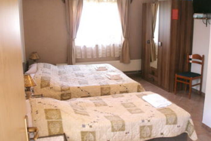 Room 13 of 22