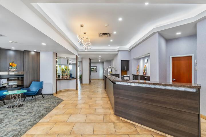 Entrance & Lobby