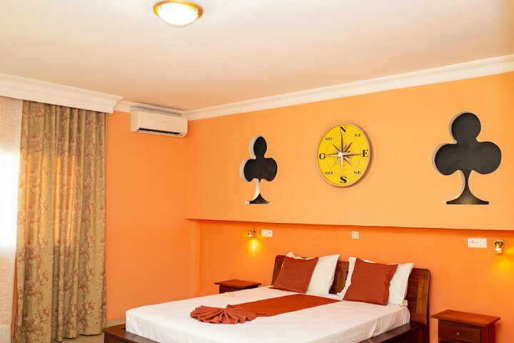 Room 12 of 50