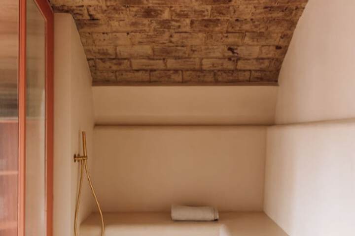 Hotel 47 of 82