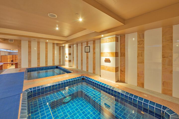 Spa 52 of 104