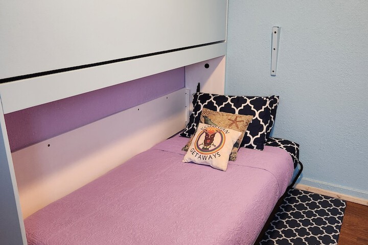 Room 12 of 222