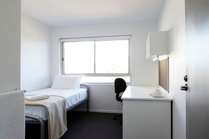 Room 5 of 44