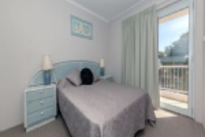 Room 73 of 216