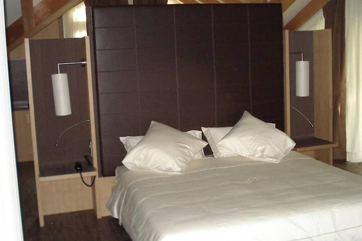 Room 37 of 70