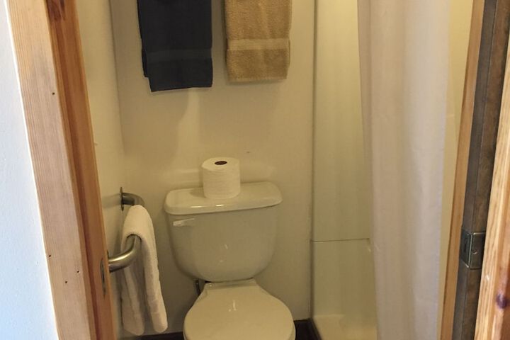 Room 32 of 60