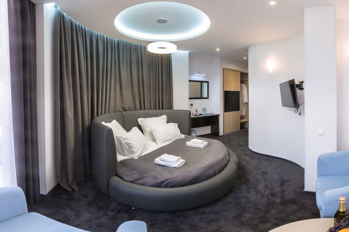 Room 15 of 67