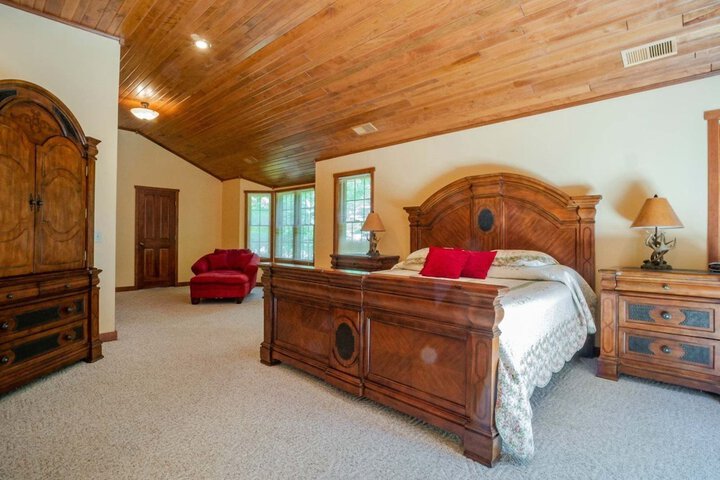 Room 5 of 28