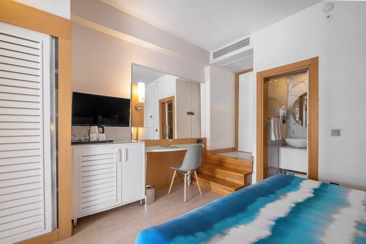 Room 42 of 89