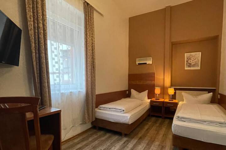 Room 15 of 24