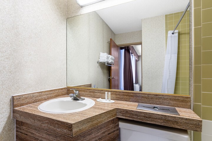 Double Room with 2 Double Beds (2 of 15)