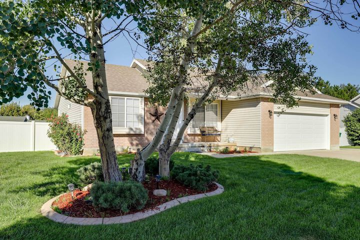 Family-friendly Clearfield Home w / Hot Tub!