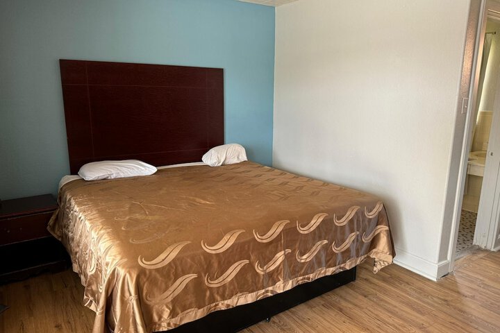 City Double Room (11 of 17)