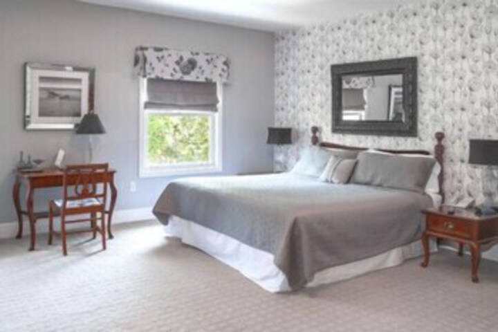 Room 49 of 174