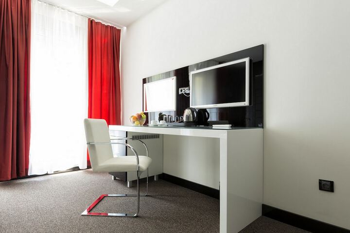 Room 104 of 267