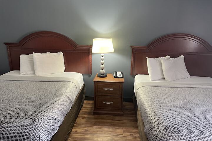 2 Double Beds (5 of 8)