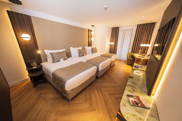Room 74 of 200