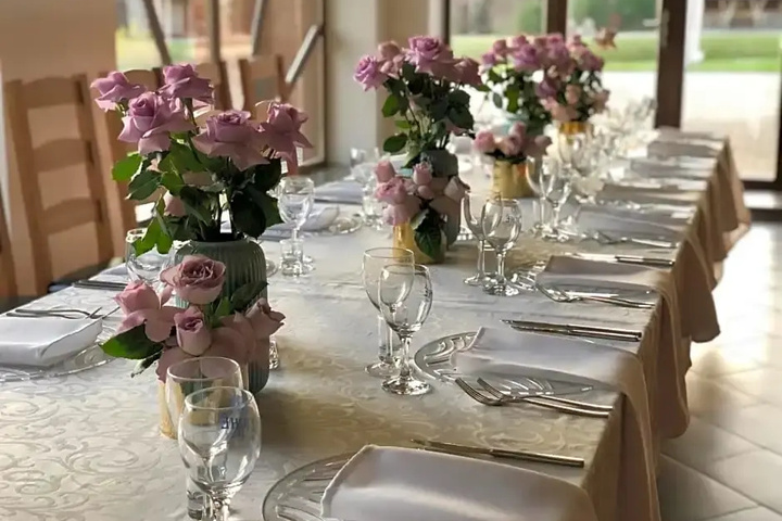 Dining 9 of 10