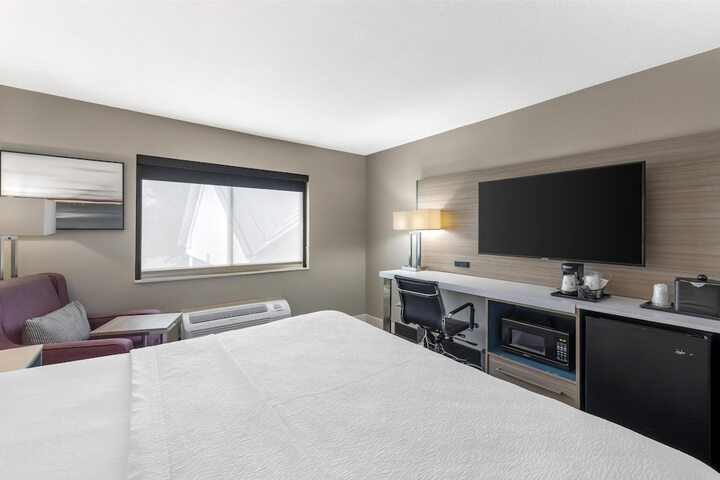 Room 10 of 48