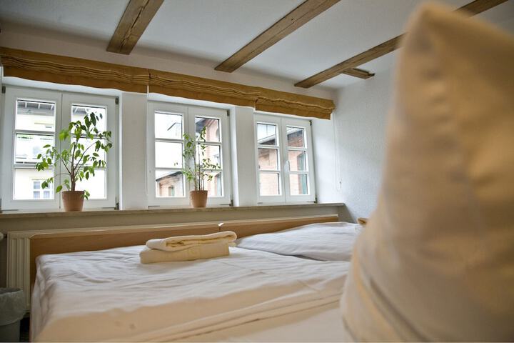 Room 6 of 60
