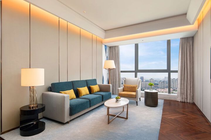 Room 4 of 49