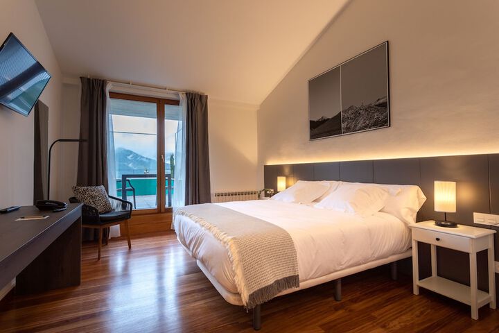 Room 7 of 37