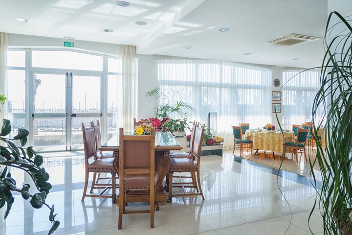 Entrance & Lobby