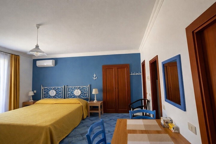Room 3 of 5