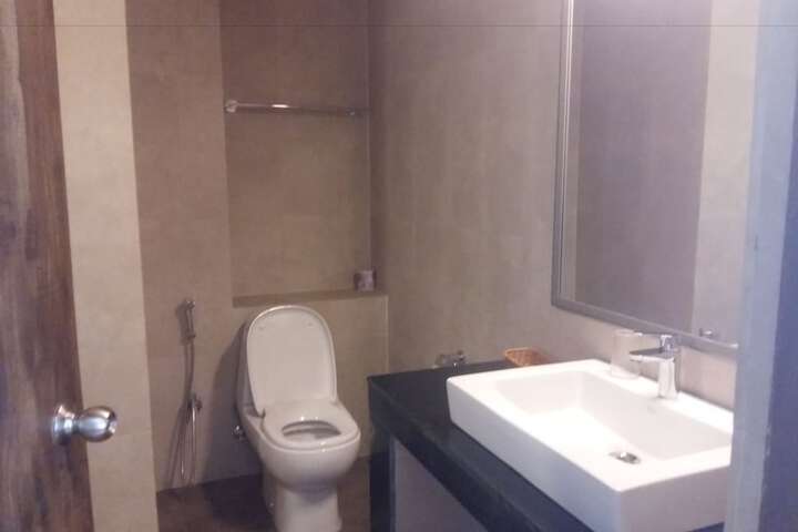 Room 16 of 21