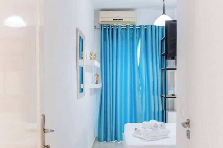 Room 32 of 297