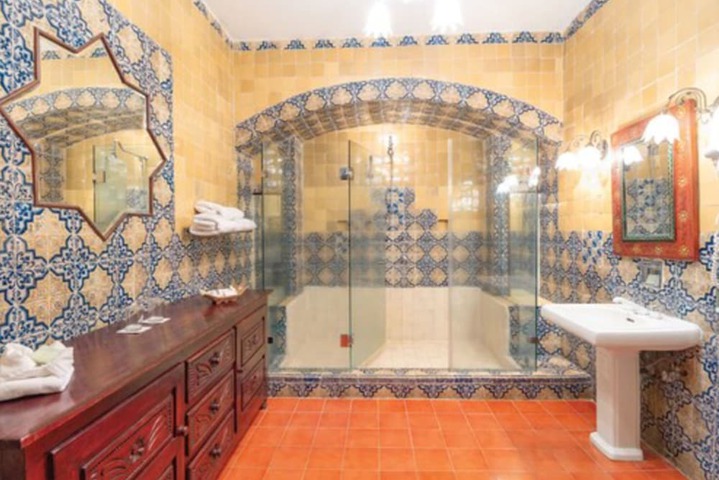 Bathroom Interior Photo