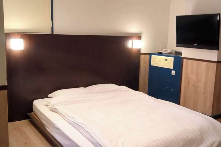 Room 7 of 22