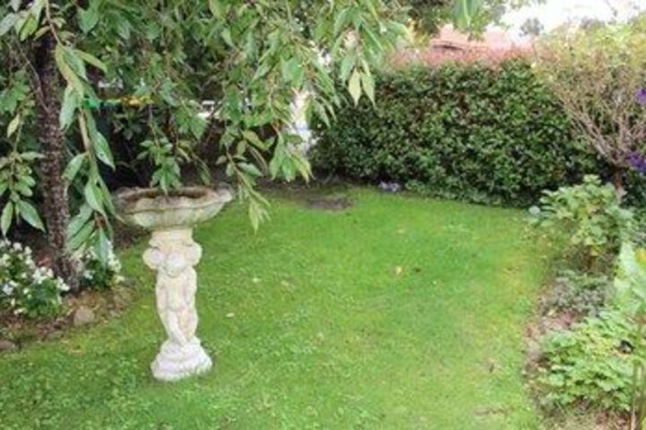 Hotel Exterior 10 of 27