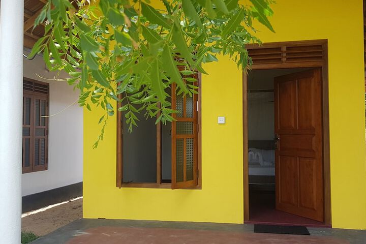 Room 9 of 32