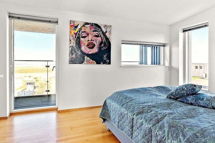 Room 2 of 20