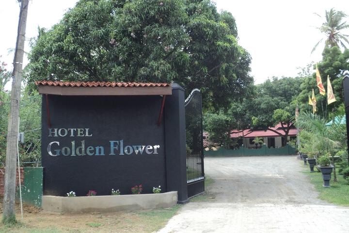 Hotel Golden Flower