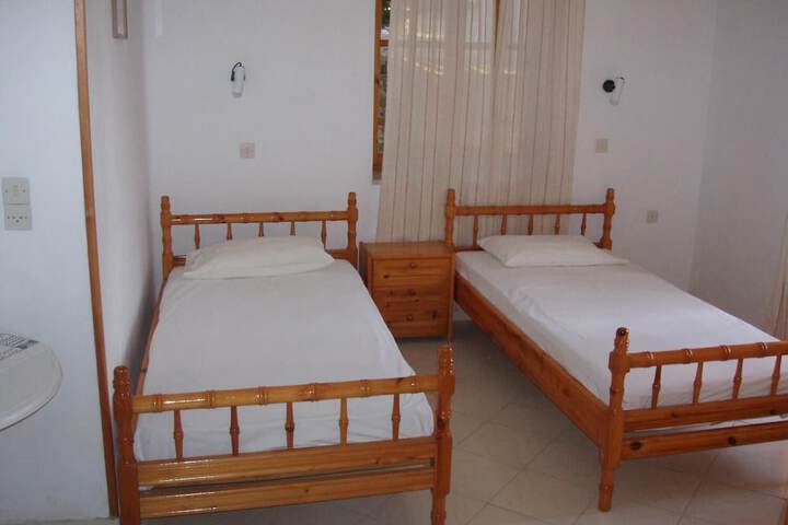 Room 3 of 25